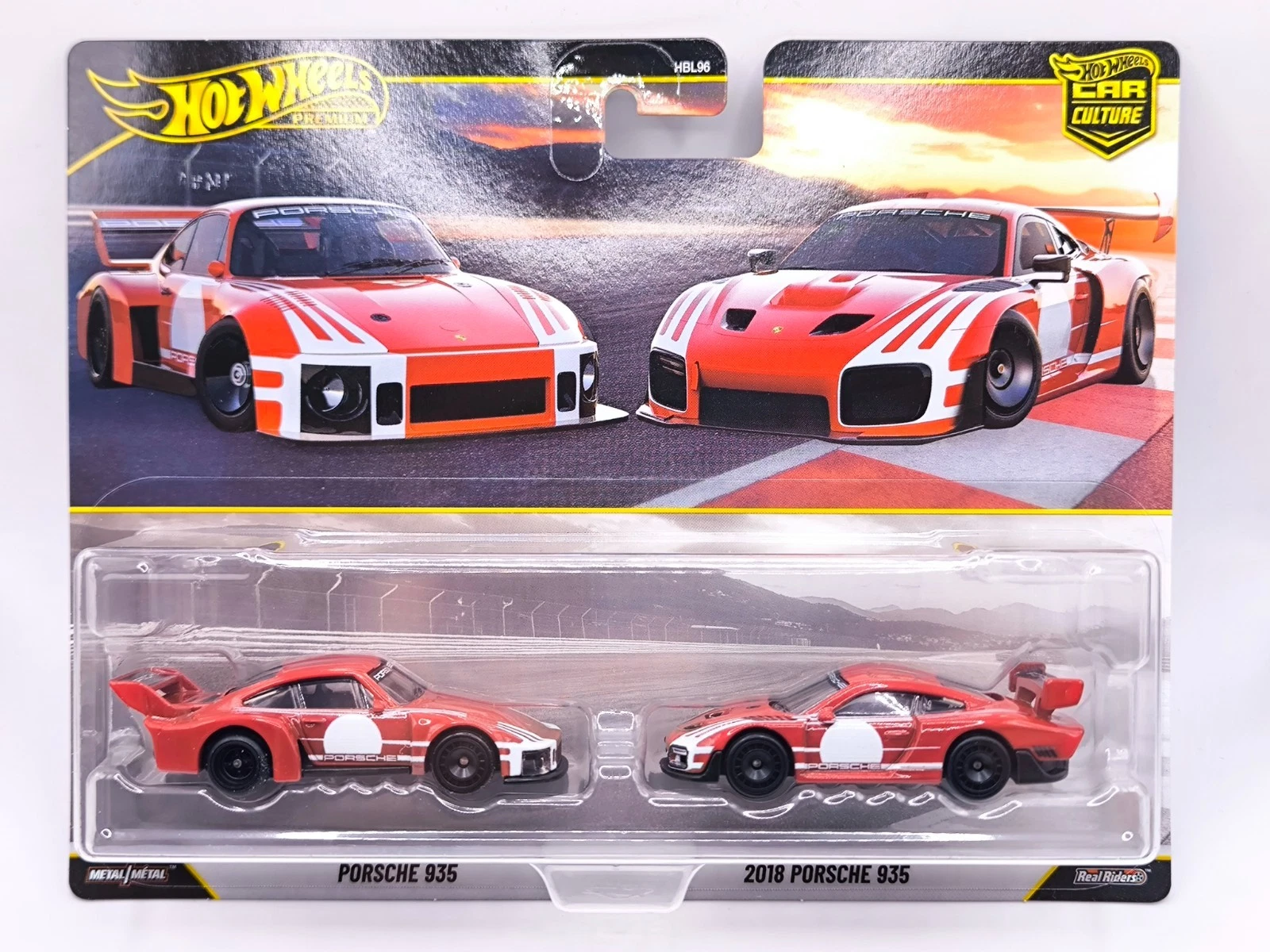 Hot Wheels Porsche 935 (New Model) (Cf) & 2018 Porsche 935 (Old Model) (New Deco) *Premium 2-Pack*, Red/white 1:64