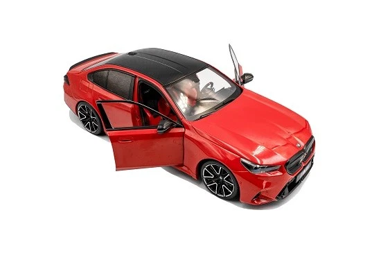 Solido 2025 BMW M5 (G90) Sedan, Red 1:18