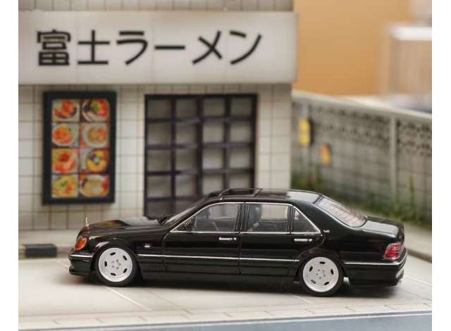 Street Weapon Mercedes-Benz W140, black 1:64