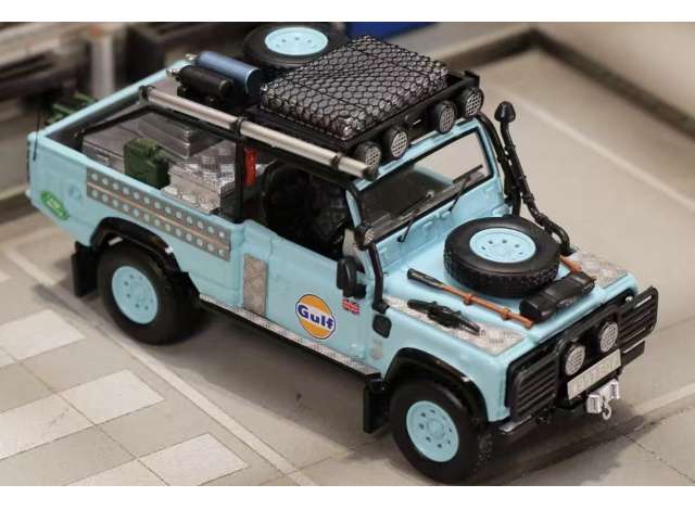 Street Weapon Land Rover Defender *Gulf*, blue/orange 1:64