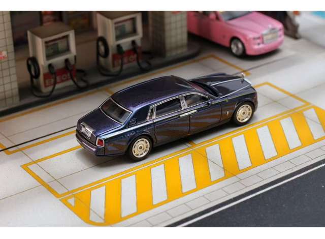 Street Weapon Rolls Royce Phantom VII, chameleon 1:64