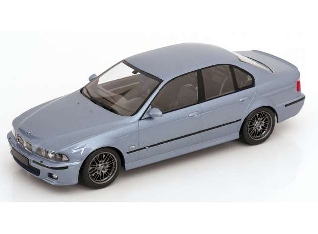Scale 1998 BMW M5 E39, silverstone-blue metallic 1:18